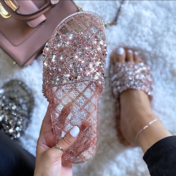 🌹🌹SOLD🌹🌹Rose Gold Bedazzled Embellished Slides - Picture 2 of 6